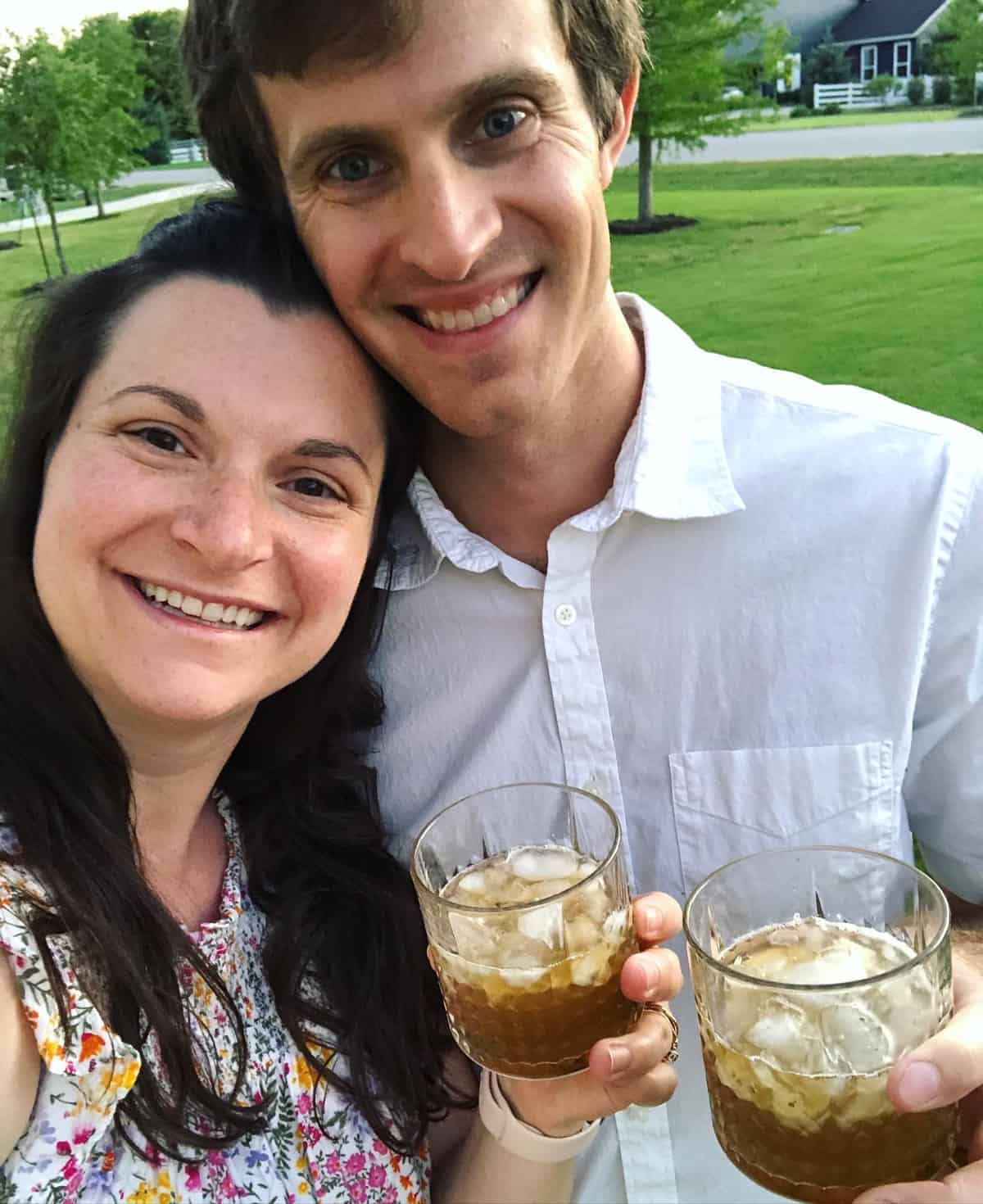 Elizabeth and Zach Lindemann drinking mint juleps selfie