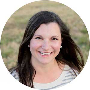 A photo of Elizabeth Lindemann, food blogger at Bowl of Delicious, a food blog devoted to easy recipes made from scratch.